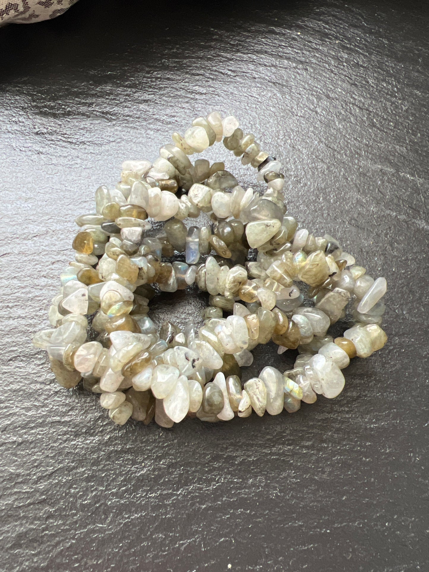 Grauer Mondstein - Splitterarmband