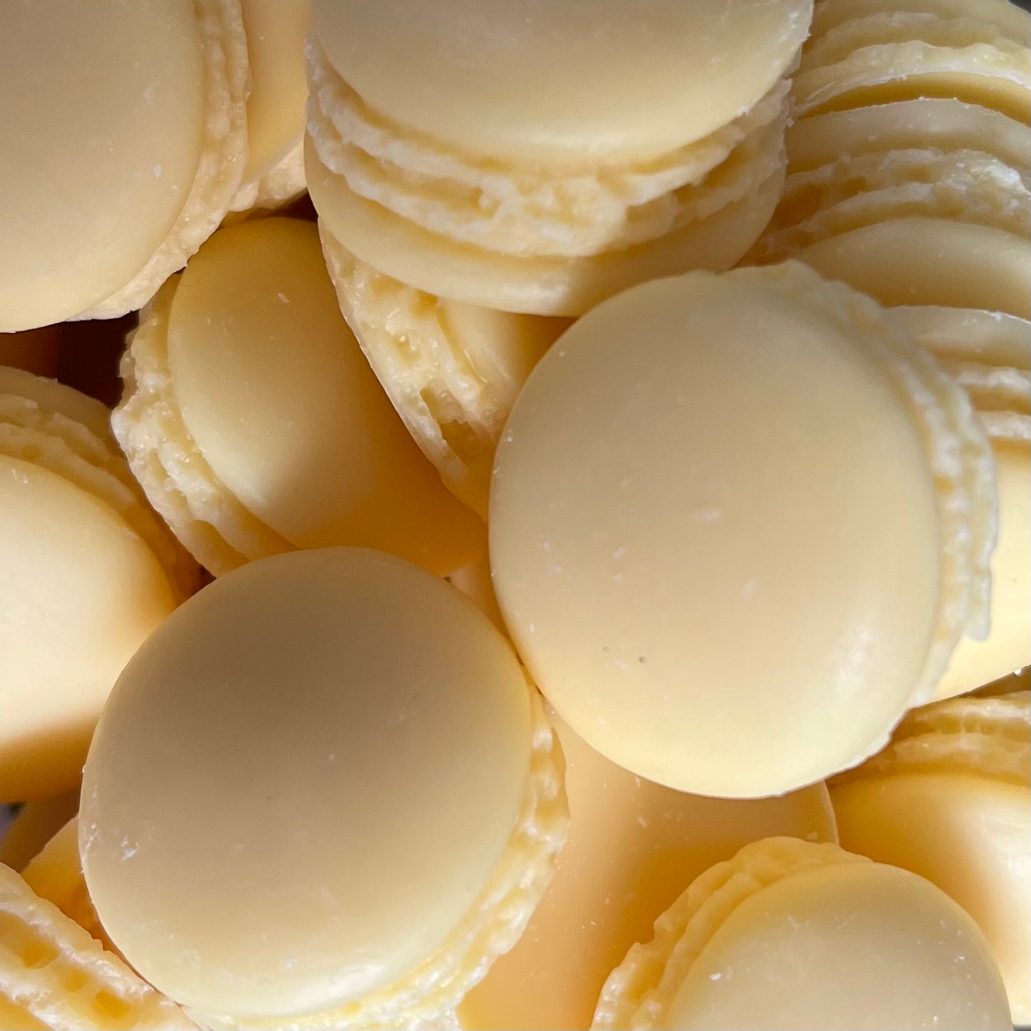 1 Duftwachs Macaron - Egg Nogg / Eierlikör