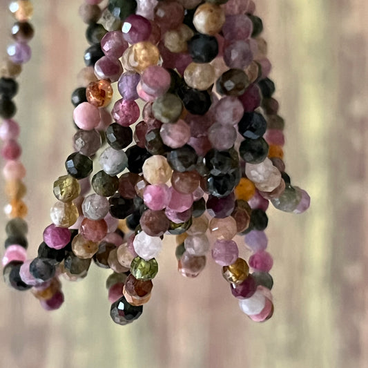 Regenbogen-Turmalin – facettierte 4 mm, 18 cm - Armband