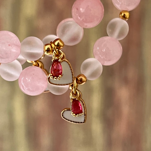 Inspiriert von Sailor Moon - "Chibiusa" - Rosenquarz & Bergkristall-Armband mit 1 Herz-und 1 Tropfenanhänger