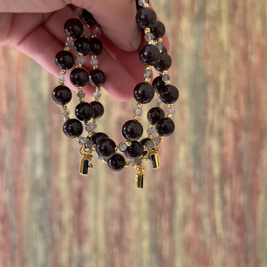 Granat & facettierter Labradorit mit 2 Steinanhängern - Armband