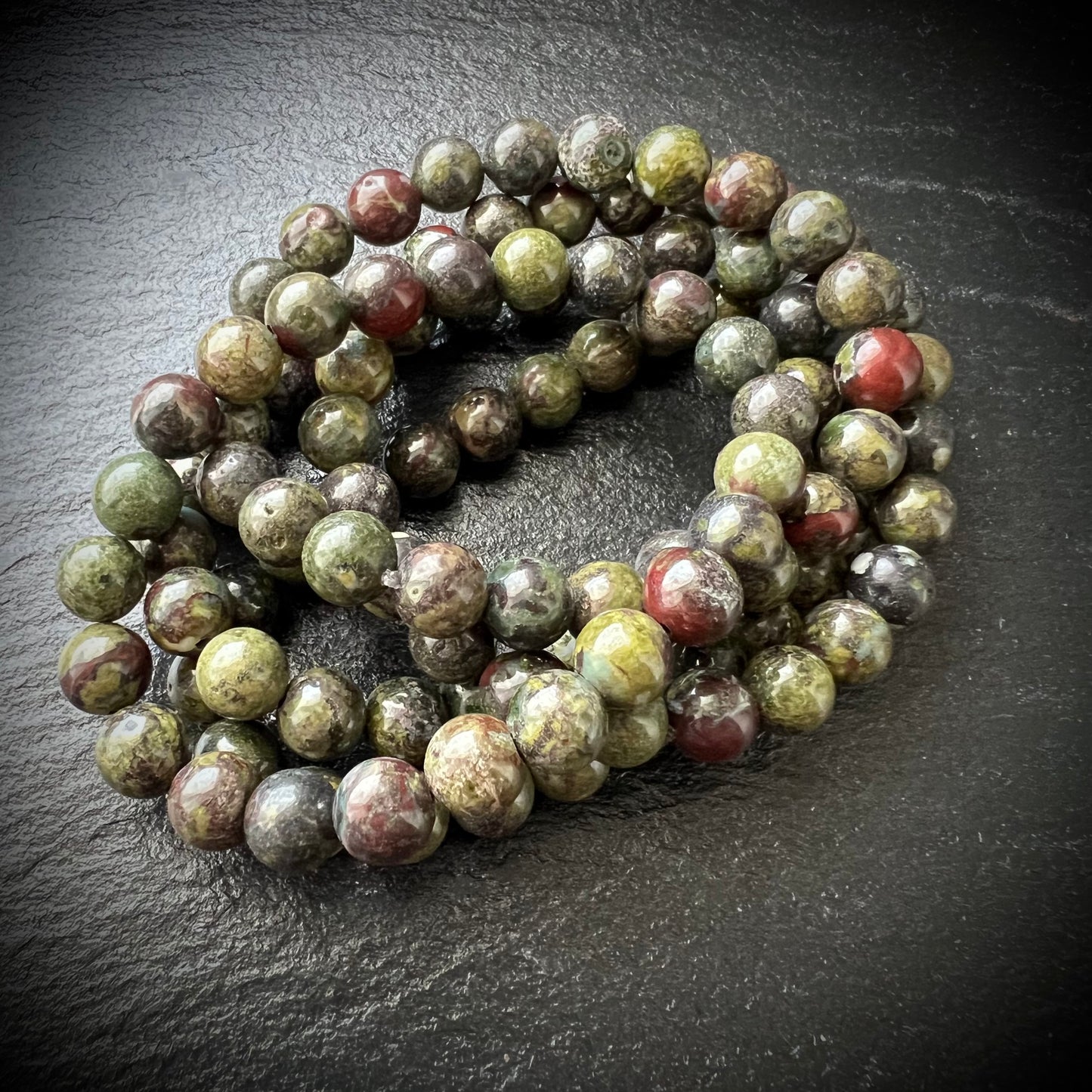 Drachenblutstein – Armband der Stärke & Transformation - 8mm