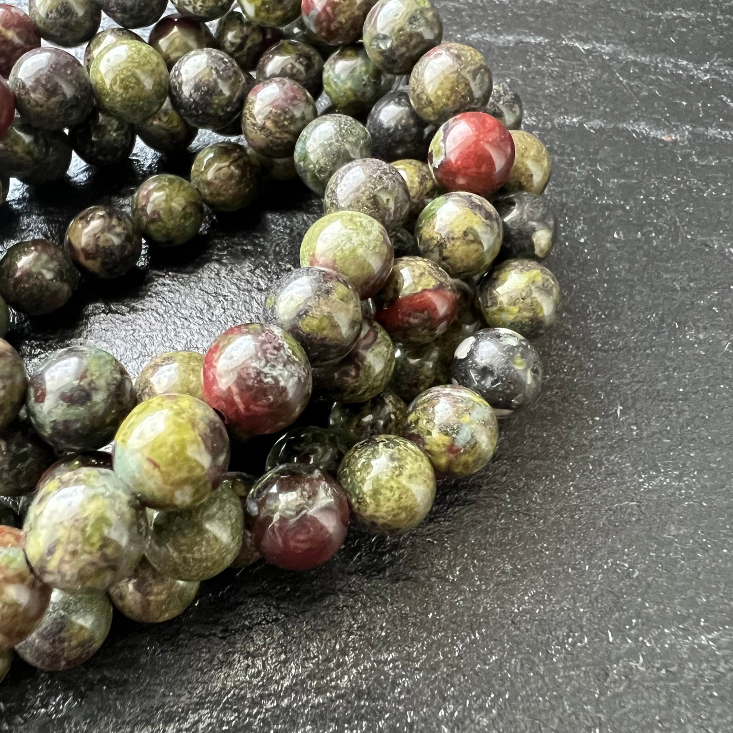Drachenblutstein – Armband der Stärke & Transformation - 8mm