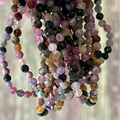 Regenbogen-Turmalin – facettierte 4 mm, 18 cm - Armband