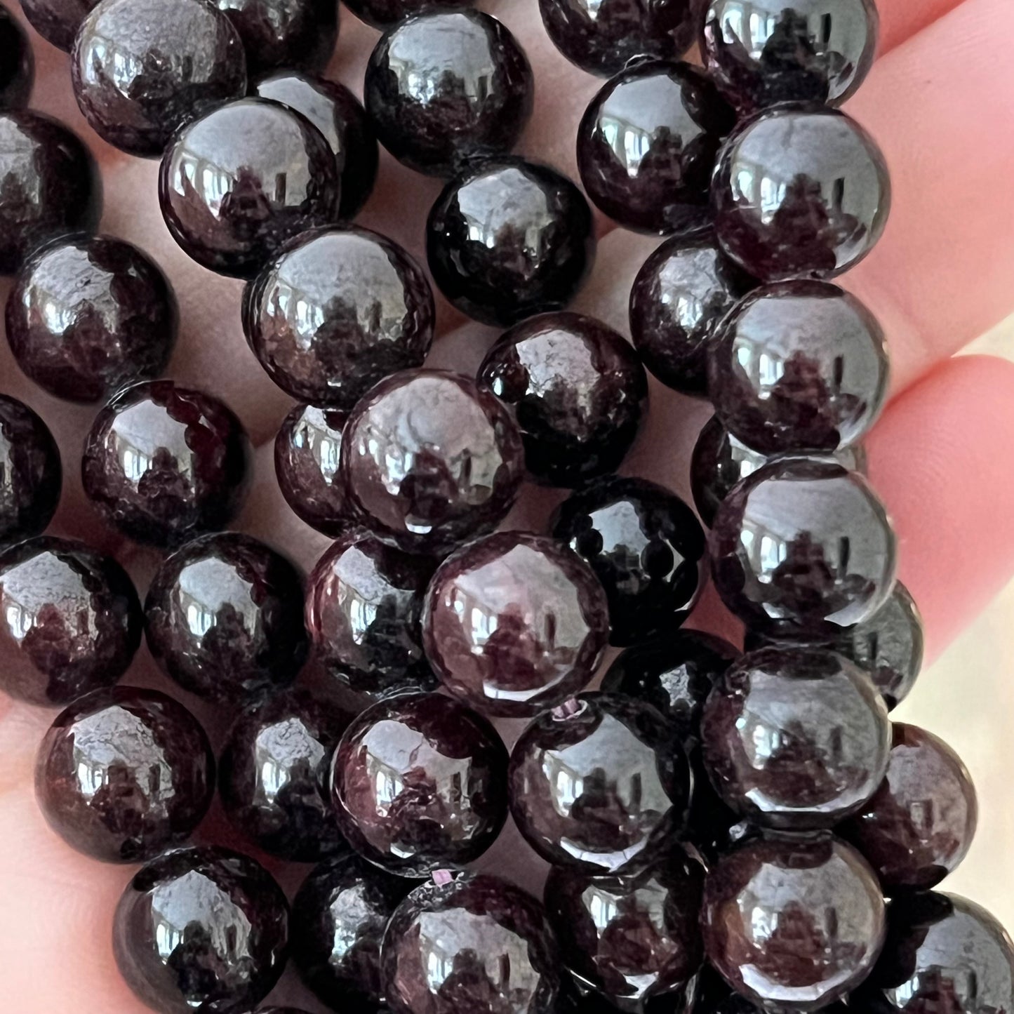 Adventskalender mit 24 Armbändern – Edelsteinzauber für jeden Tag