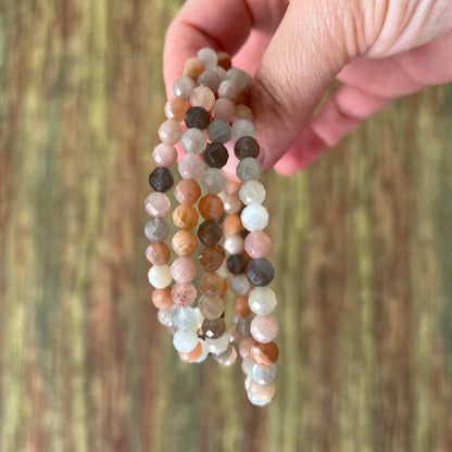 Mondstein (bunt) – facettierte, 6 mm, ca. 19 cm - Armband