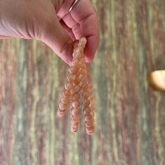 Armband Sonnenstein – polierte 4 mm Edelsteinperlen, ca. 18 cm
