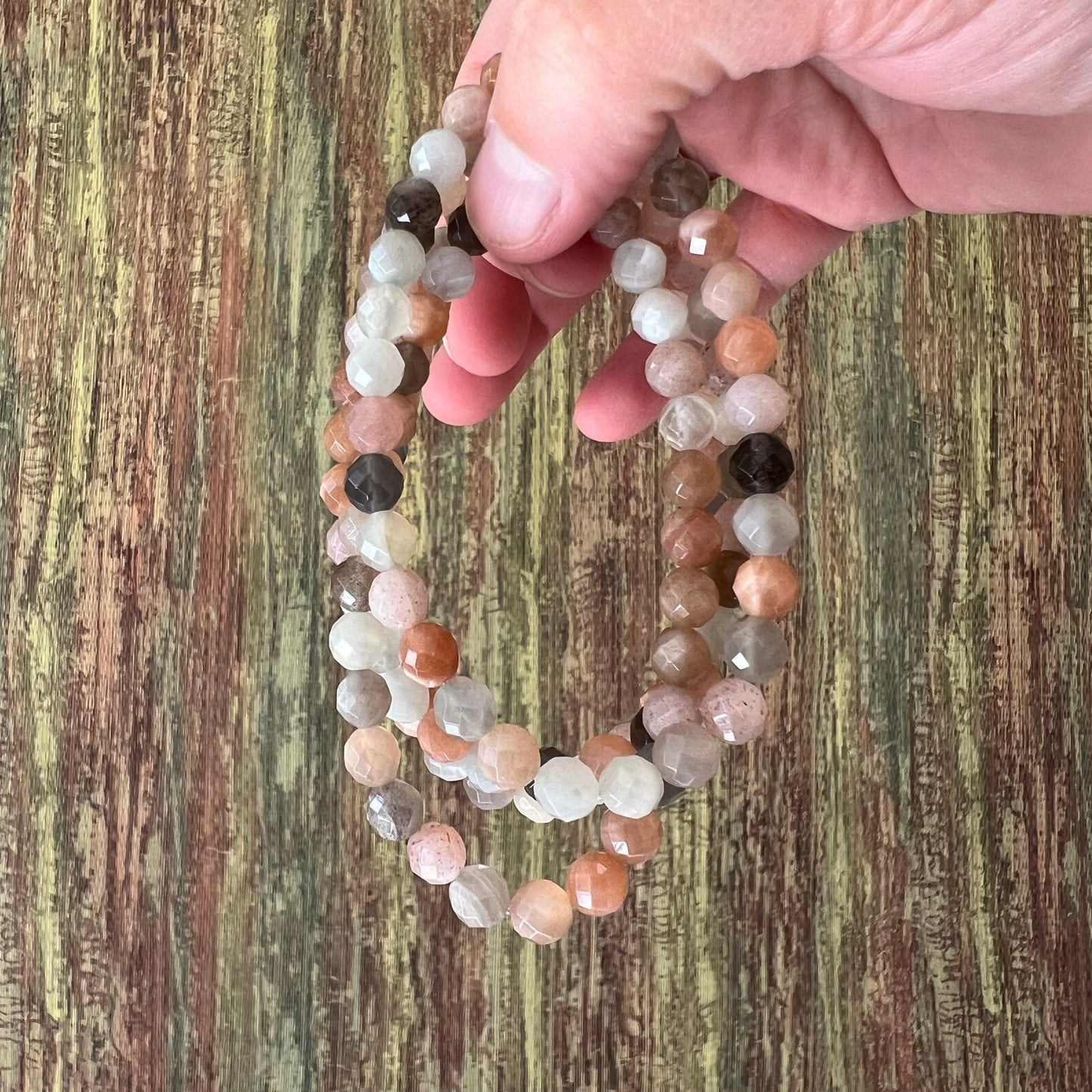 Mondstein (bunt) Armband – facettierte Kugeln 6 mm, ca. 19 cm