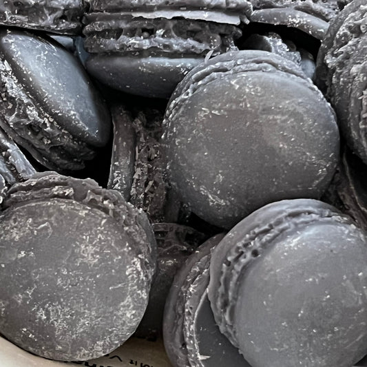 1 Duftwachs Macaron - Little Black Dress / Kleines schwarzes Kleid