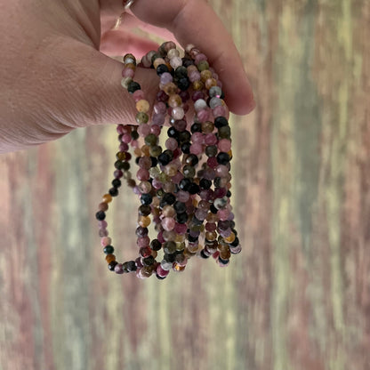 Regenbogen-Turmalin – facettierte 4 mm, 18 cm - Armband
