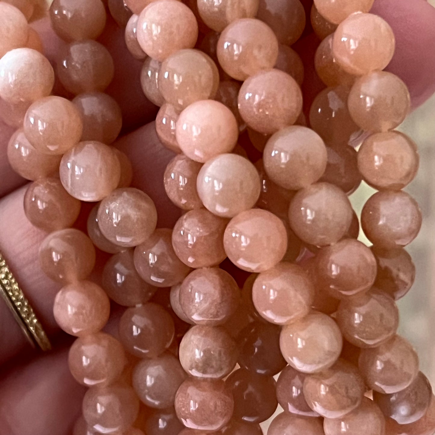 Adventskalender mit 24 Armbändern – Edelsteinzauber für jeden Tag