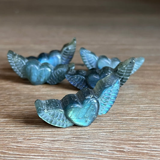 Labradorit Mini Herz mit Flügel