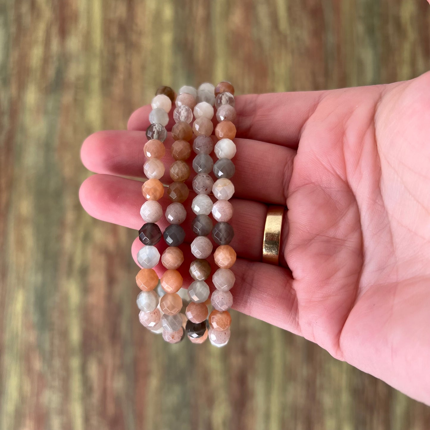 Mondstein (bunt) Armband – facettierte Kugeln 6 mm, ca. 19 cm