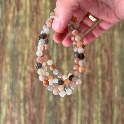 Mondstein (bunt) – facettierte, 6 mm, ca. 19 cm - Armband