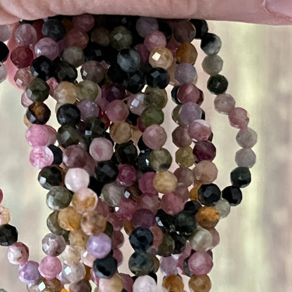 Regenbogen-Turmalin – facettierte 4 mm, 18 cm - Armband