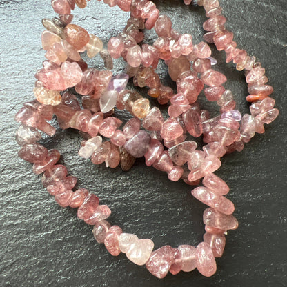 Erdbeerquarz - Splitterarmband