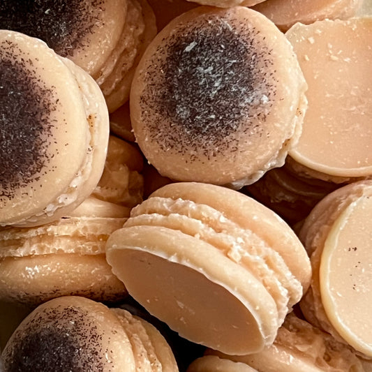 1 Duftwachs Macaron - Gingerbread Caramel Mousse / Lebkuchen-Karamell-Mousse