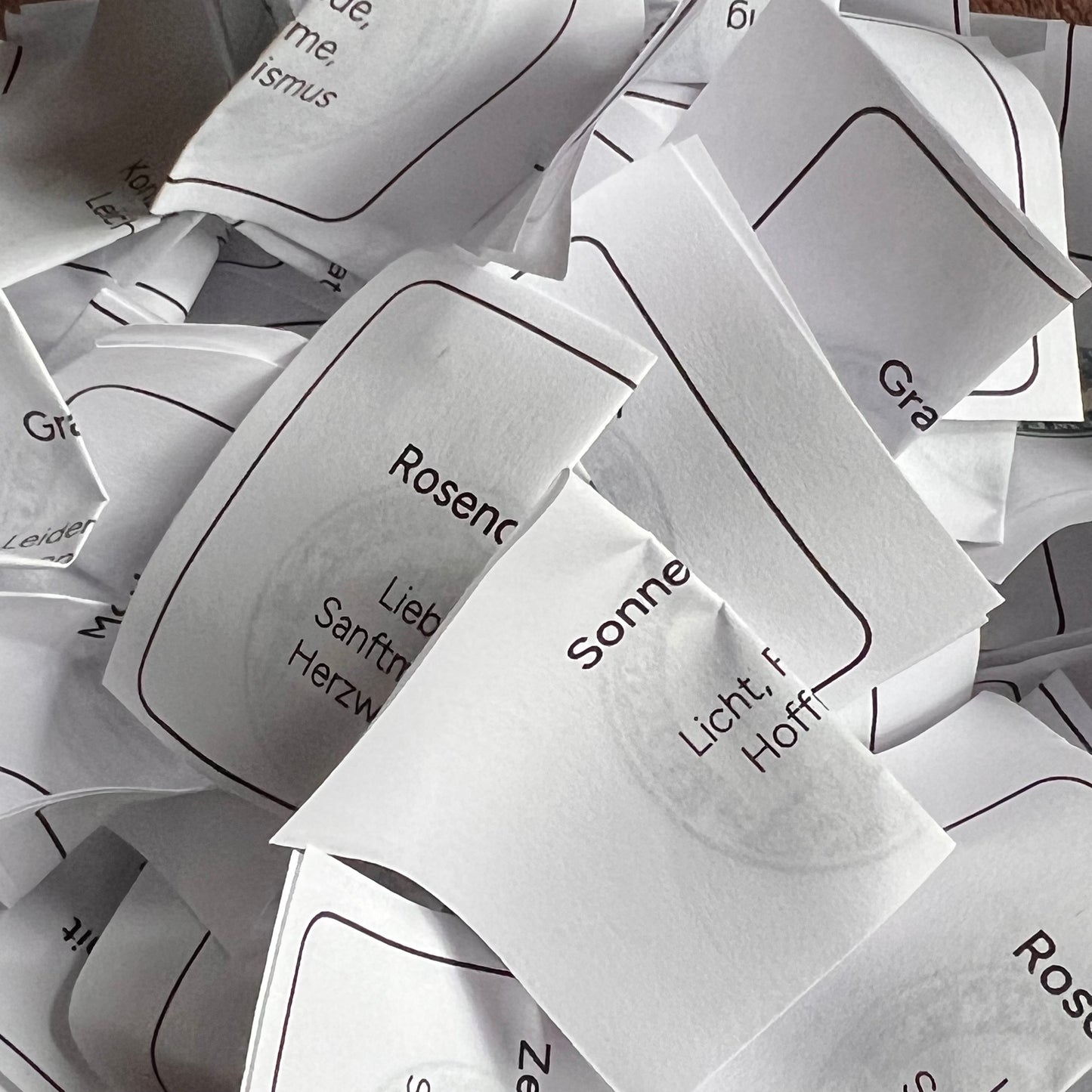 Lucky Stone Surprise Egg | Edelsteinarmband mit Bedeutung | Überraschung