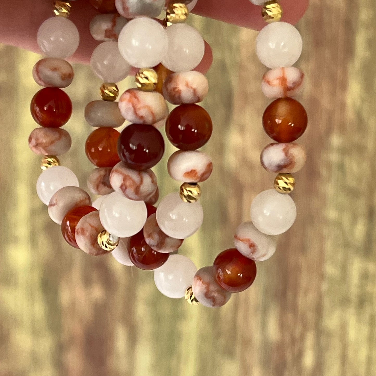 Weißer Mondstein mit Seidenjaspis und Carneol - Armband