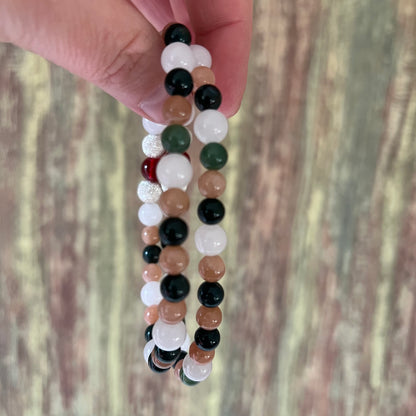 Mondstein, Sonnenstein, Moosachat und Granat und Silberperle - Armband