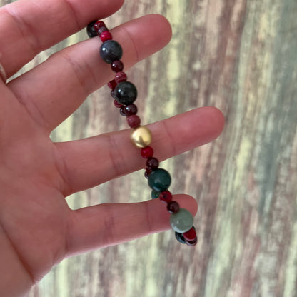 Moosachat, Granat, rotem Jaspis und vergoldeter Silberperle - Armband