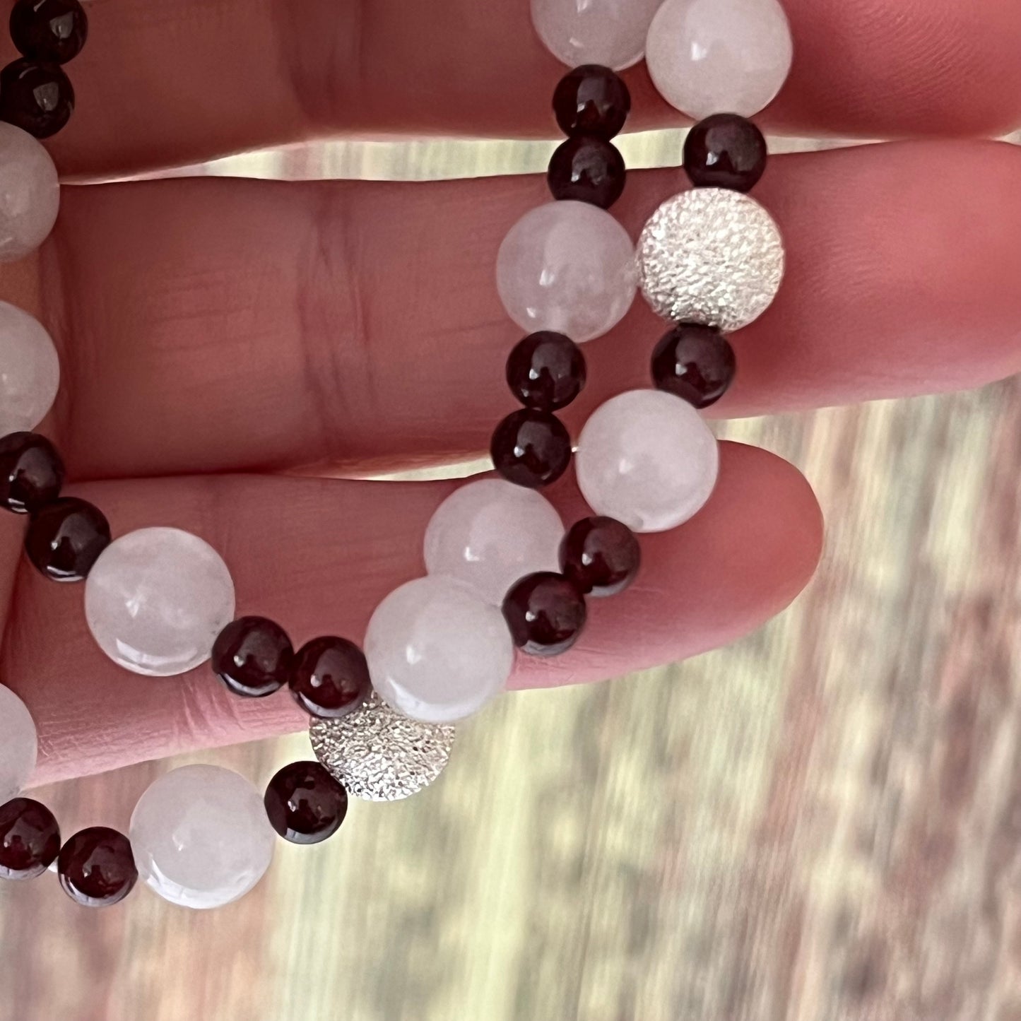 Mondstein & Granat – Edelsteinarmband mit diamantierter Silberperle - Armband