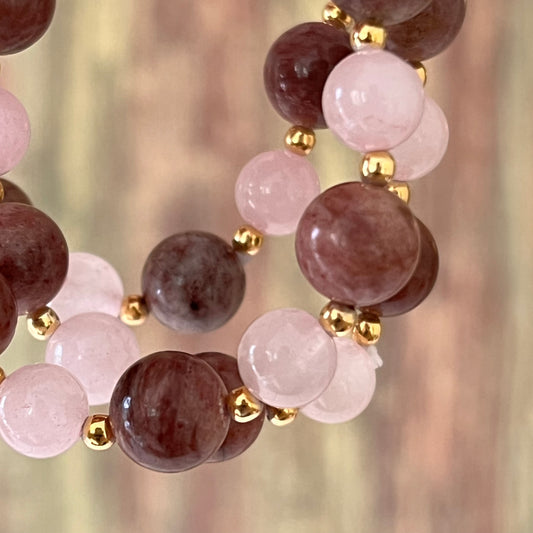 Rosenquarz & Piemonit-Armband mit vergoldeten Silberperlen