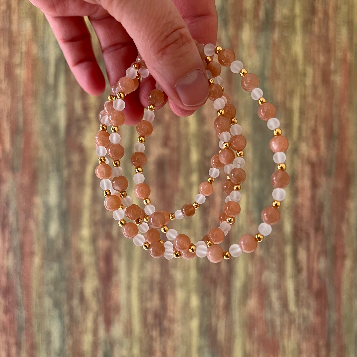 Sonnenstein & Bergkristall-Armband mit vergoldeten Silberperlen