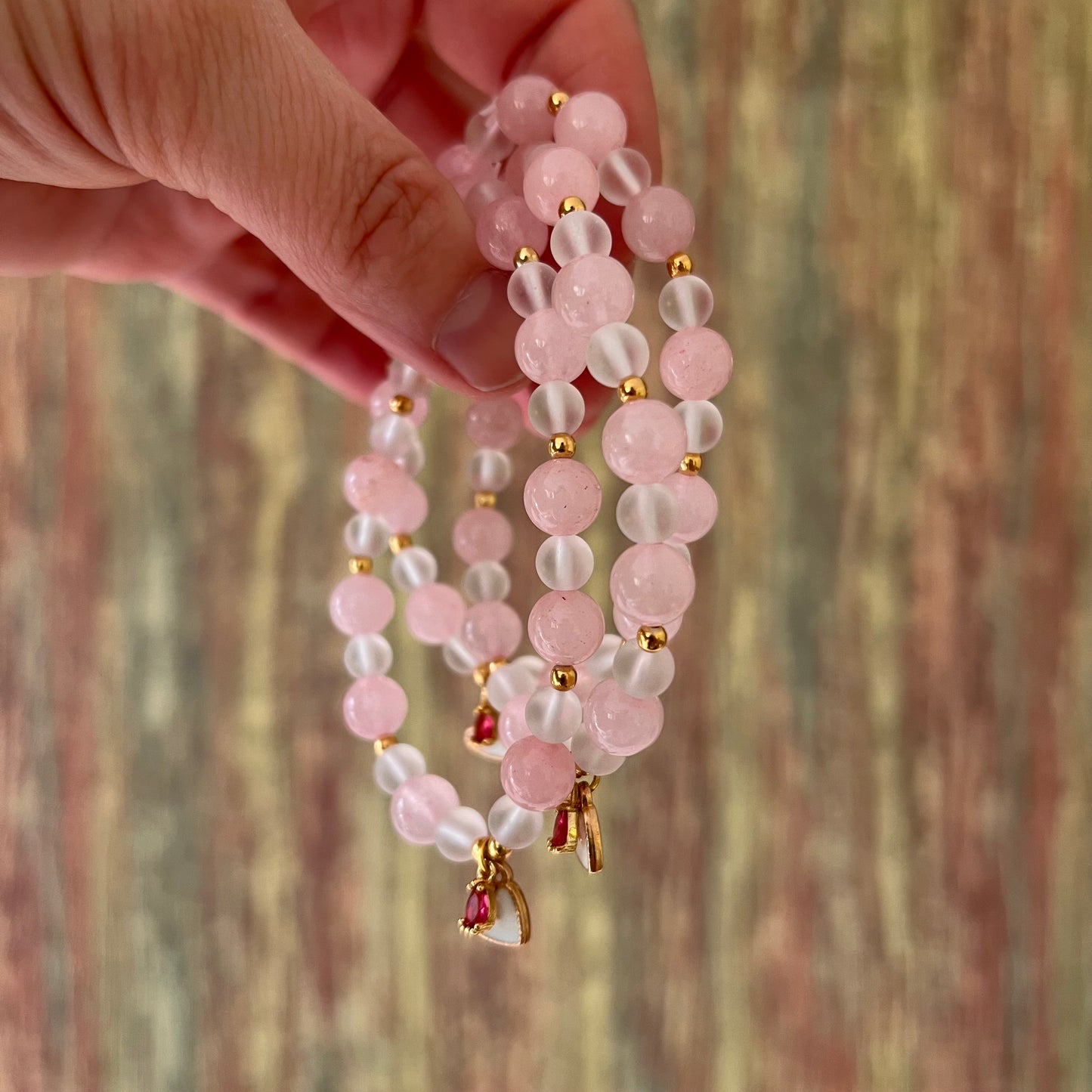 Rosenquarz & Bergkristall-Armband mit 1 Herz-und 1 Tropfenanhänger