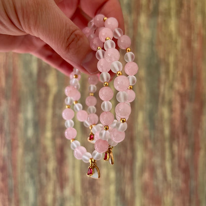 Rosenquarz & Bergkristall-Armband mit 1 Herz-und 1 Tropfenanhänger