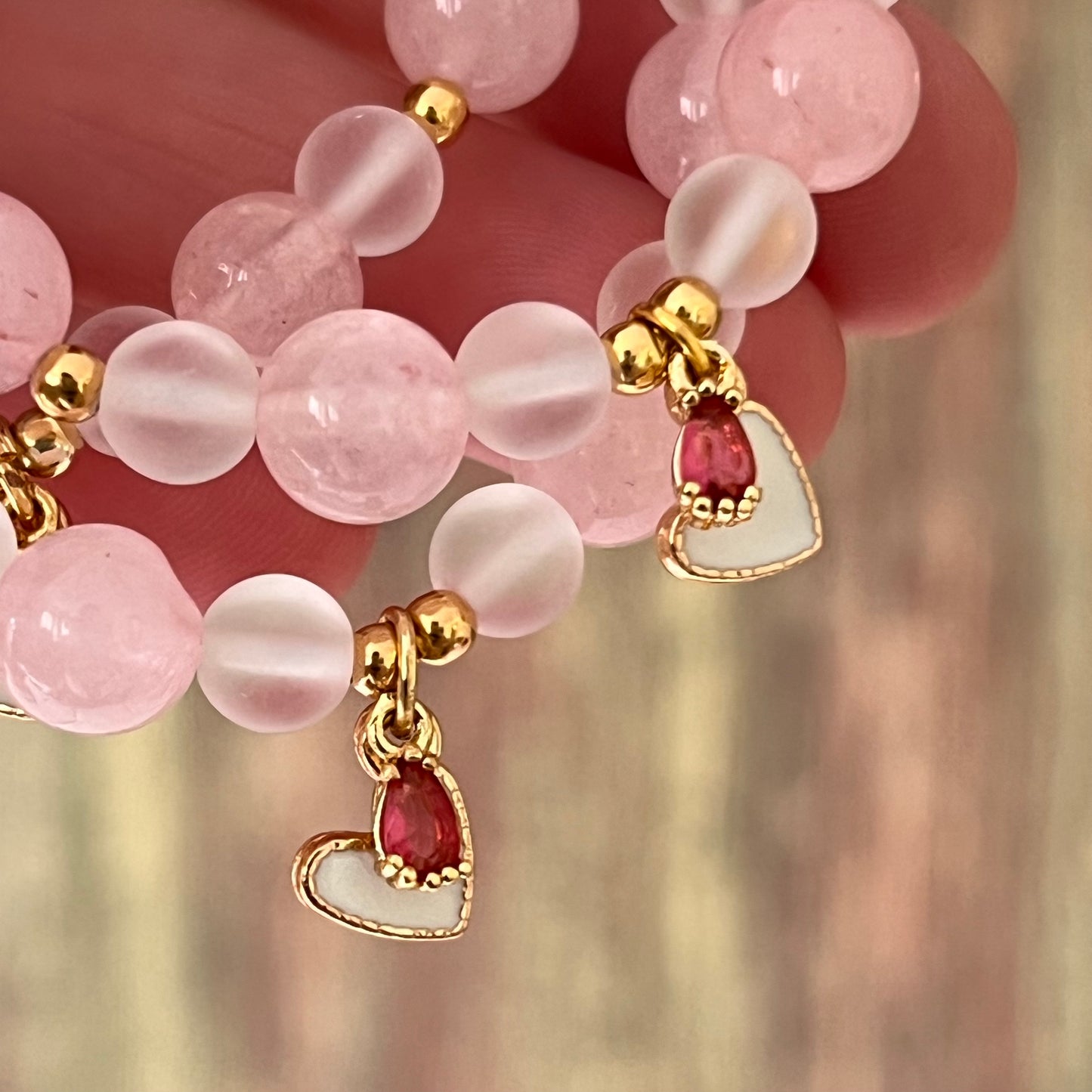 Rosenquarz & Bergkristall-Armband mit 1 Herz-und 1 Tropfenanhänger