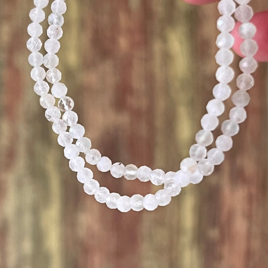 Labradorit (weiß)-Armband – 3 mm Kugeln facettiert