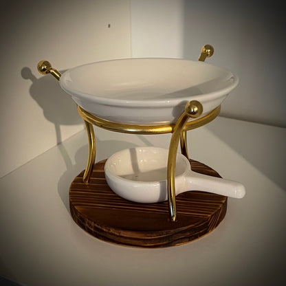 Duftlampe / Wachsschmelzer mit Holzboden, Goldhalterung, Keramikschale sowie Teelichtlöffelchen