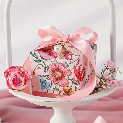 Geschenkbox mit Blumenmotiv – Rosa